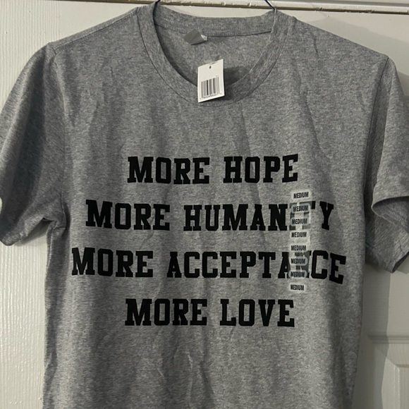 Printed T shirt, size M, new with tags - Picture 1 of 4